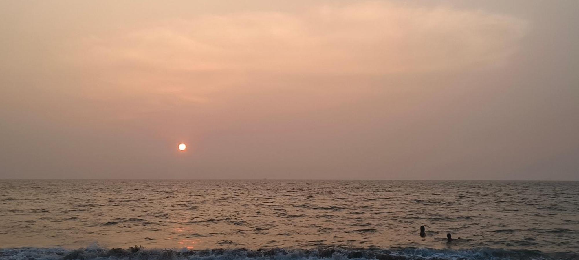 Peace And Love Beach Homestay Alappuzha Bagian luar foto
