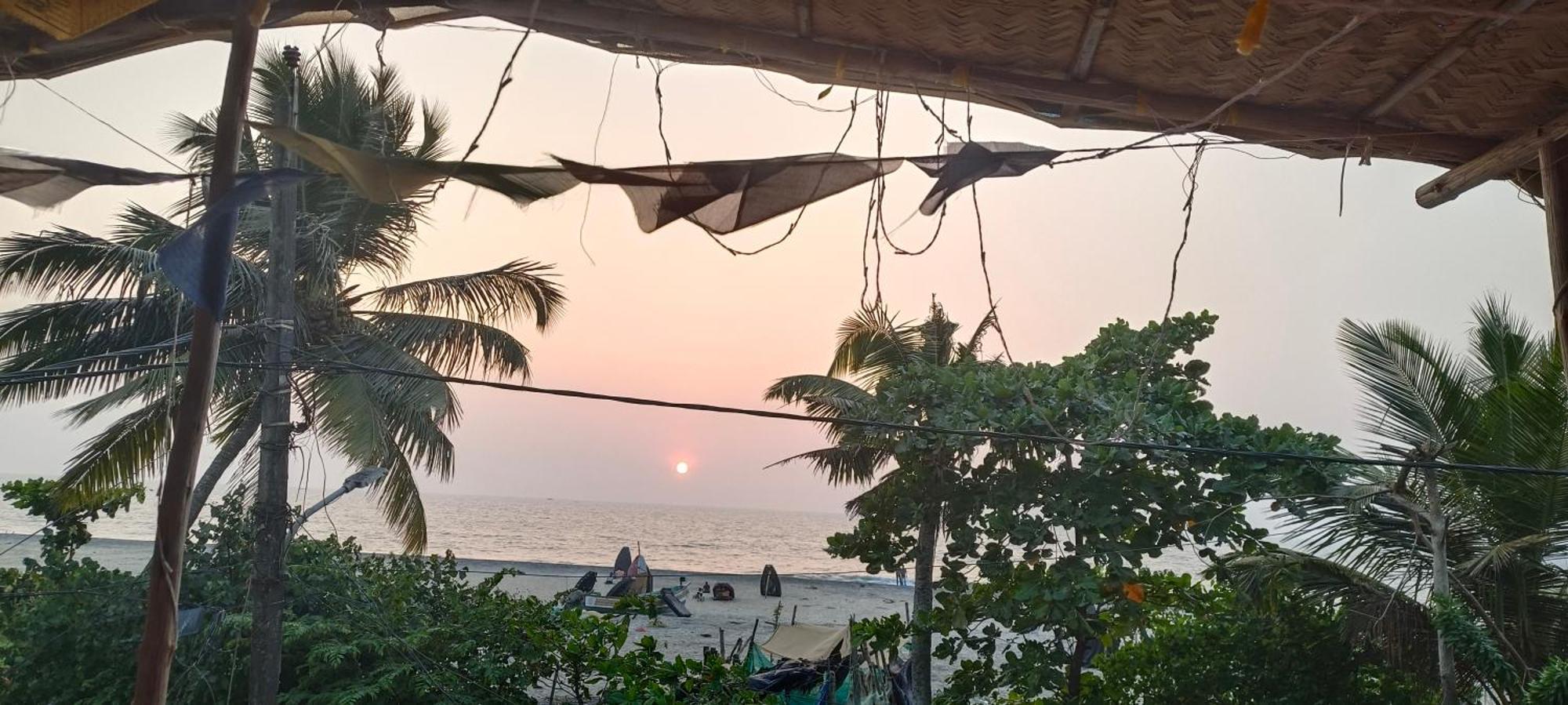 Peace And Love Beach Homestay Alappuzha Bagian luar foto